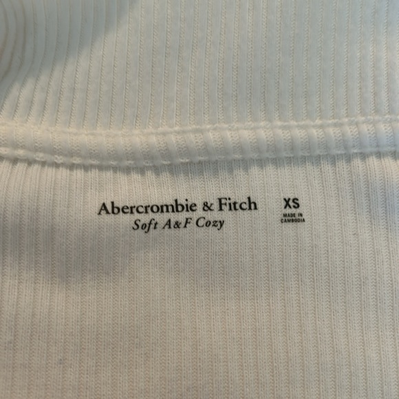 Sweater - Picture 5 of 5